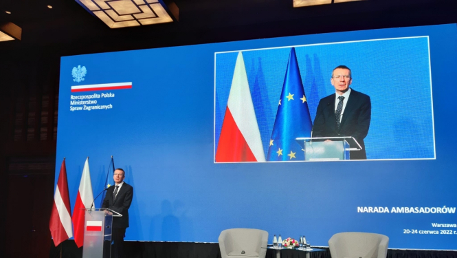 Ārlietu ministrs Polijas diplomātiem uzsver ciešās sadarbības nozīmi sarežģītajā ģeopolitiskajā situācijā
