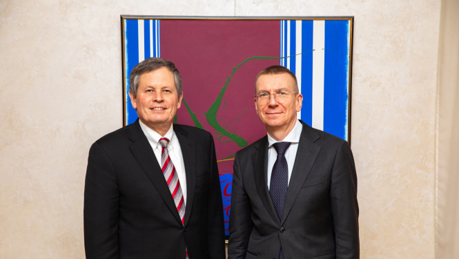 Ārlietu ministrs un ASV senators pārrunā drošības un enerģētikas situāciju Eiropā