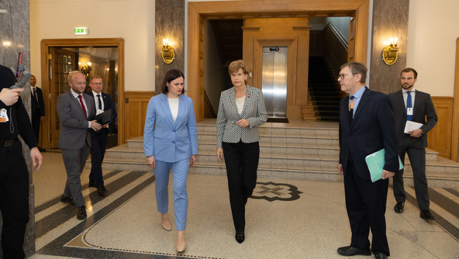 Ārlietu ministre Baiba Braže tikās ar Baltkrievijas opozīcijas līderi un Apvienotā pārejas kabineta vadītāju Svjatlanu Cihanousku