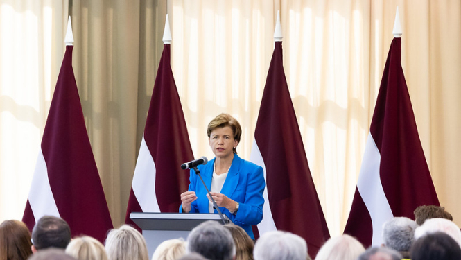 Baiba Braže uzrunā Latvijas goda konsulus
