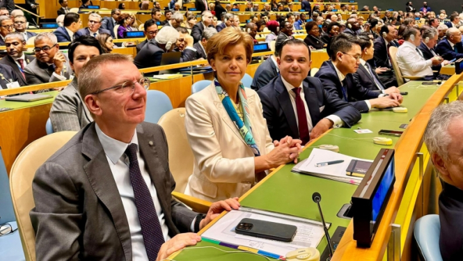 Edgars Rinkevičs, Baiba Braže un Hosams Abu Meri ANO ĢA sanāksmju zālē