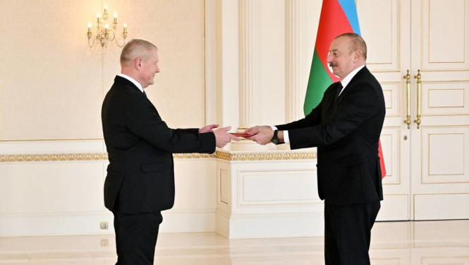 Latvijas vēstnieks Azerbaidžānā Edgars Skuja iesniedz akreditācijas vēstuli Azerbaidžānas Republikas prezidentam Ilhamam Alijevam