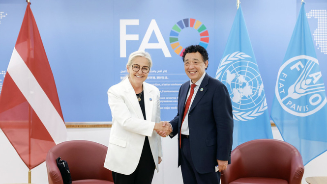 Elita Gavele un QU Dongyu