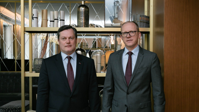 valsts sekretārs un Igaunijas vēstnieks