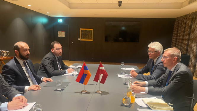 Ministrs un Armēnijas kolēģis