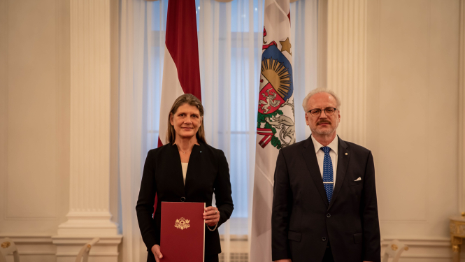 Valsts prezidents pasniedz akreditācijas vēstuli Latvijas vēstniecei Zviedrijā Ilzei Rūsei