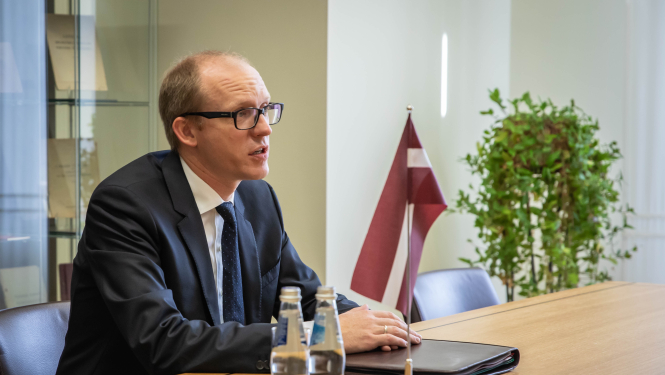 Valsts sekretārs akreditācijas vizītē pieņem jauno Šveices Konfederācijas vēstnieku