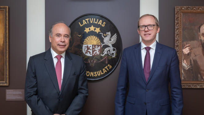 Valsts sekretārs un jaunais Peru vēstnieks