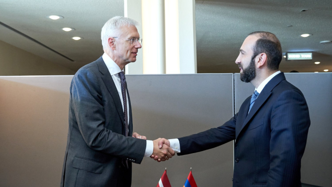 Latvijas ārlietu ministrs Krišjānis Kariņš tiekas ar Armēnijas ārlietu ministru Araratu Mirzojanu