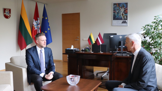 Latvijas ārlietu ministrs Krišjānis Kariņš tiekas ar Lietuvas ārlietu ministru Gabrieļu Landsberģi