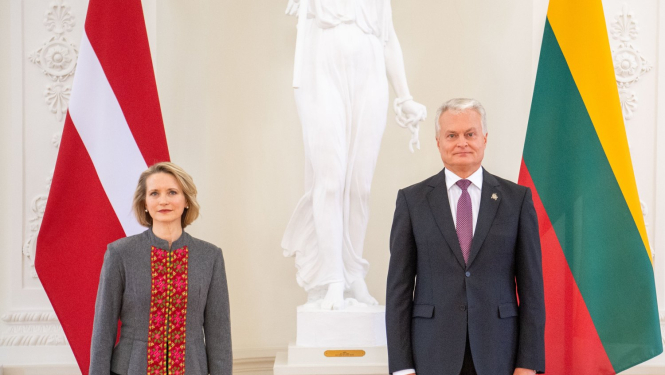 Latvijas vēstniece Solveiga Silkalna iesniedz akreditācijas vēstuli Lietuvas prezidentam