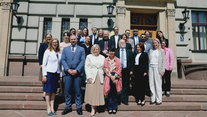 Sanāksmes dalībnieku kopbilde