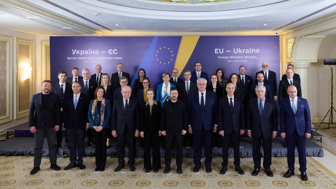 Neformālās ES ārlietu ministru sanāksmes dalībnieku kopbilde