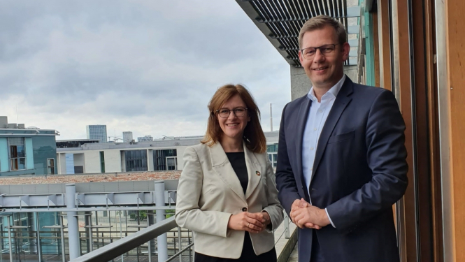 Parlamentārā sekretāre