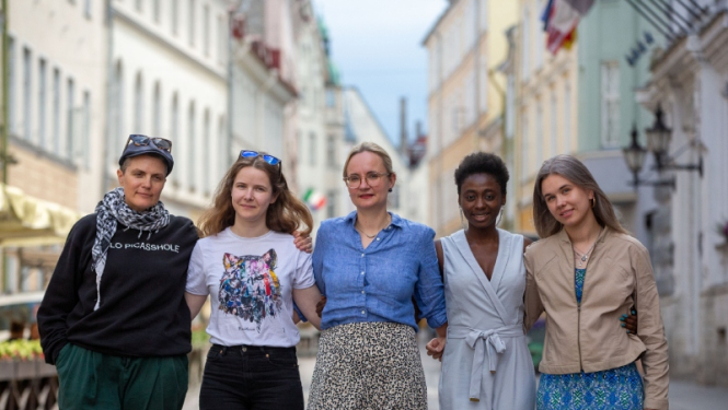 Sieviešu stendapa dalībnieces