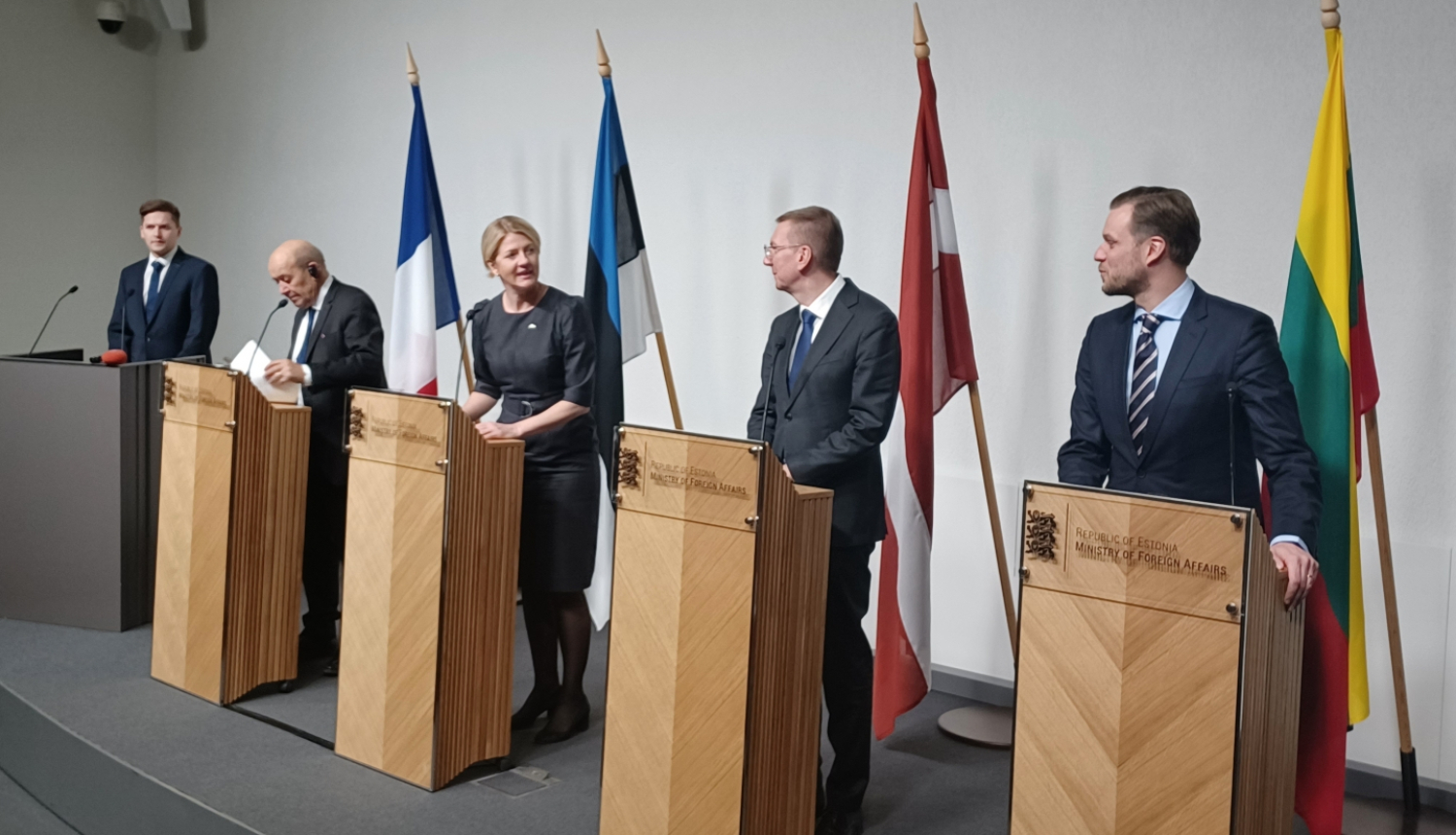 ārlietu ministrs Edgars Rinkēvičs tikās ar Francijas Republikas Eiropas lietu un ārlietu ministru Žanu-Īvu Ledriānu