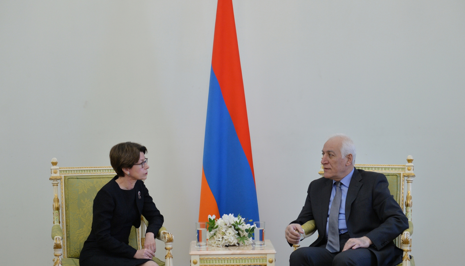 E.Mednes akreditācija Armēnijā