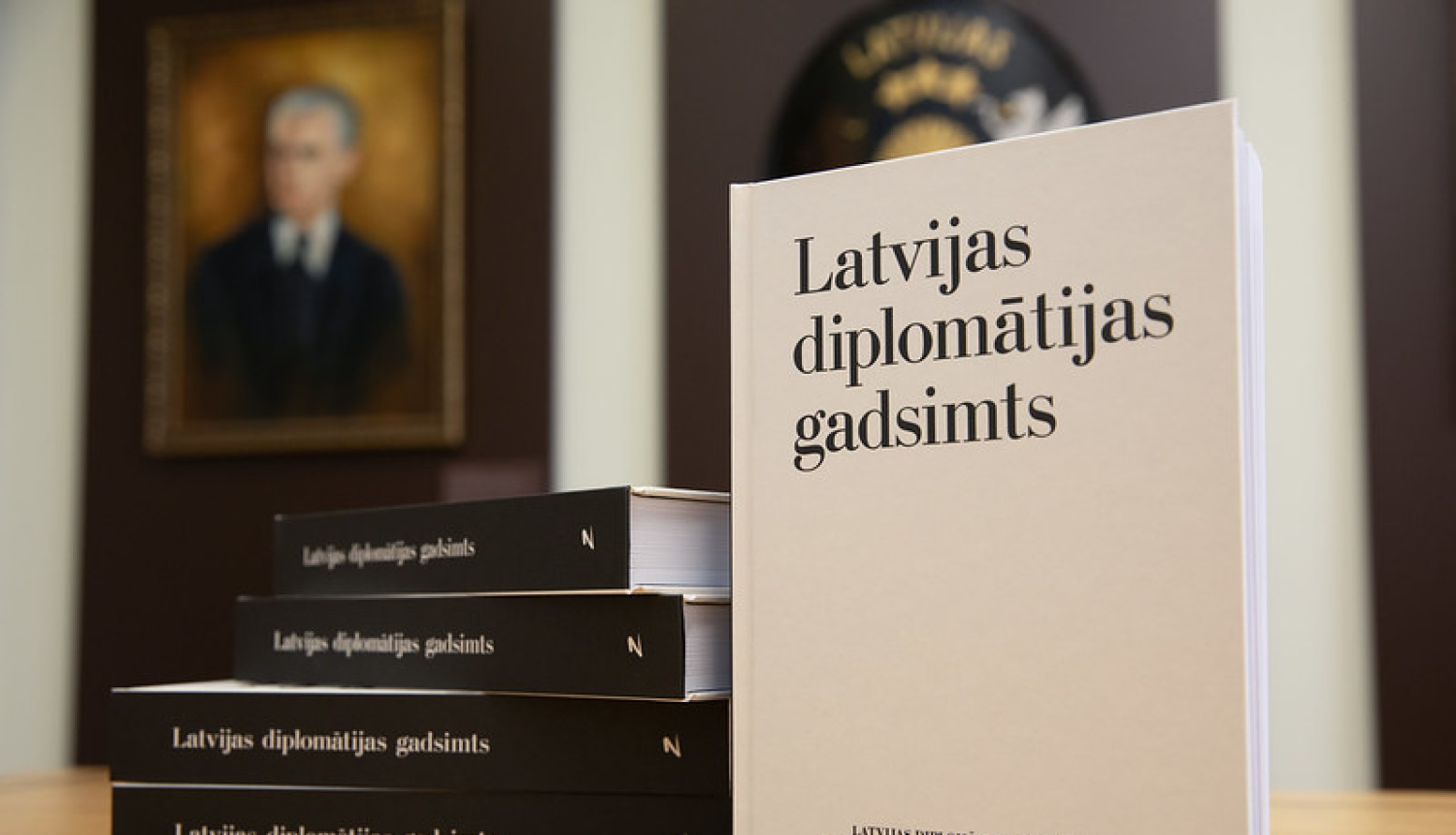 Izdots eseju krājums “Latvijas diplomātijas gadsimts”