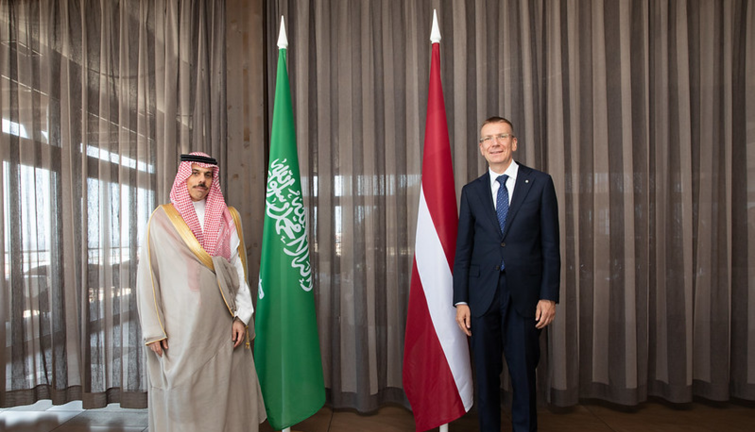 Saūda Arābijas ārlietu ministrs pirmo reizi vizītē apmeklē Latviju