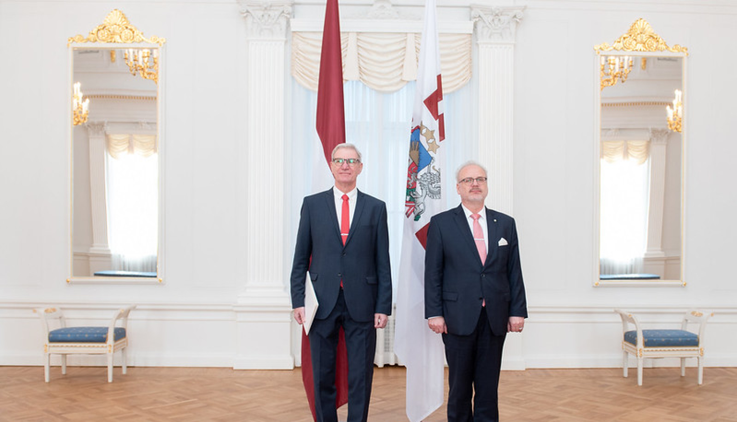 Valsts prezidents pasniedz akreditācijas vēstuli Latvijas vēstniekam Turcijā Pēterim Vaivaram