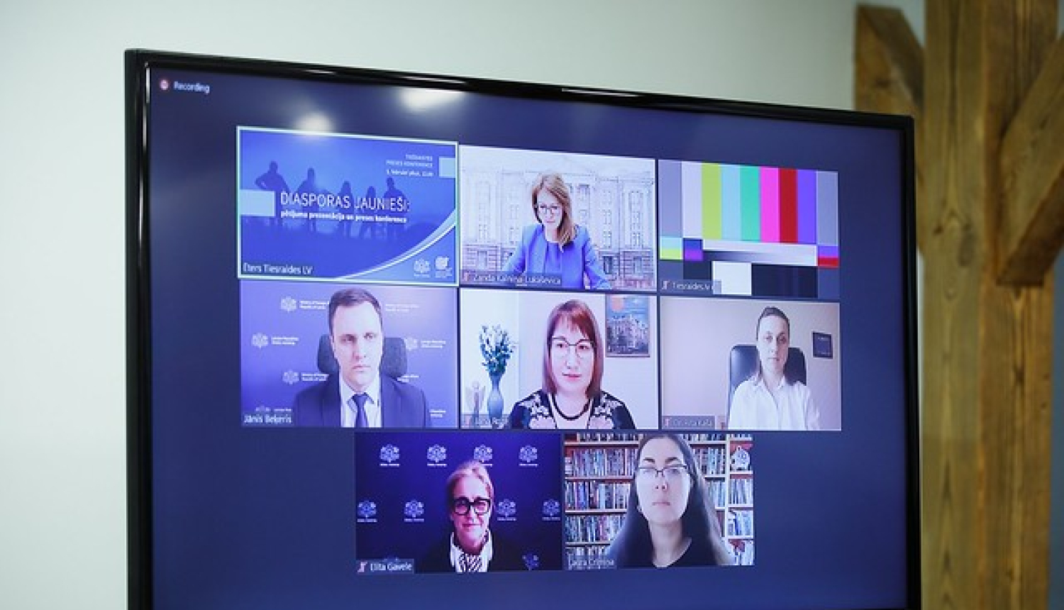 Prezentēts jaunākais diasporas pētījums par jauniešu piesaisti izglītības iestādēm Latvijā