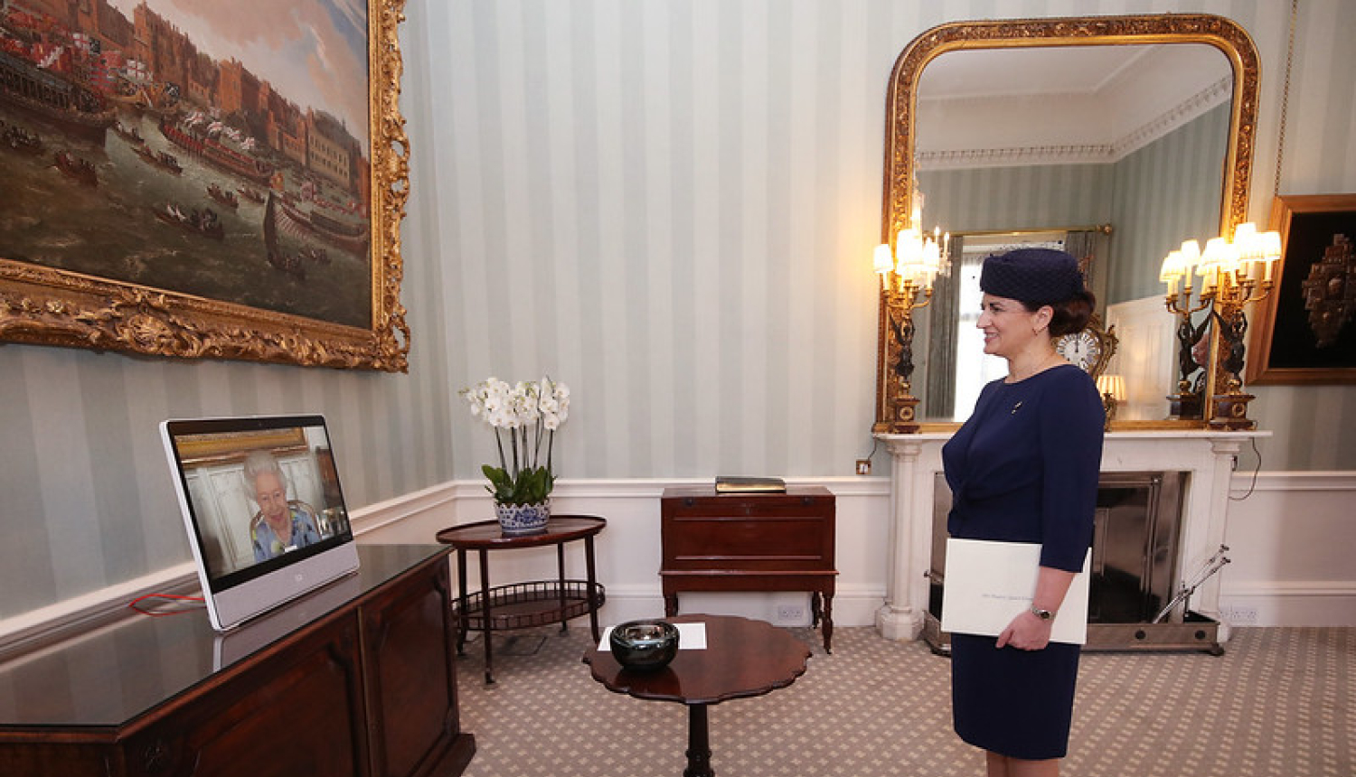 Vēstniece Ivita Burmistre iesniedz akreditācijas vēstules karalienei Elizabetei II