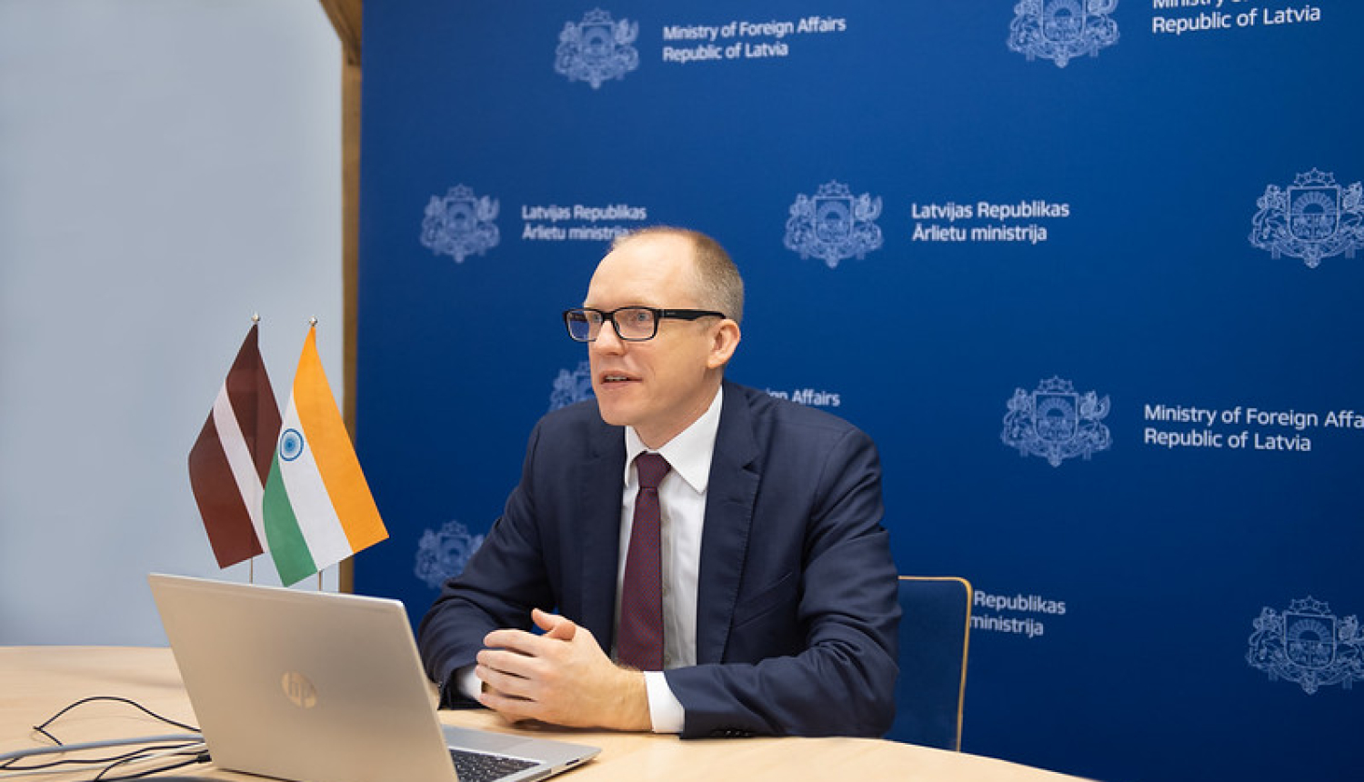 Valsts sekretārs ar jauno Indijas vēstnieku pārrunā divpusējo sadarbību