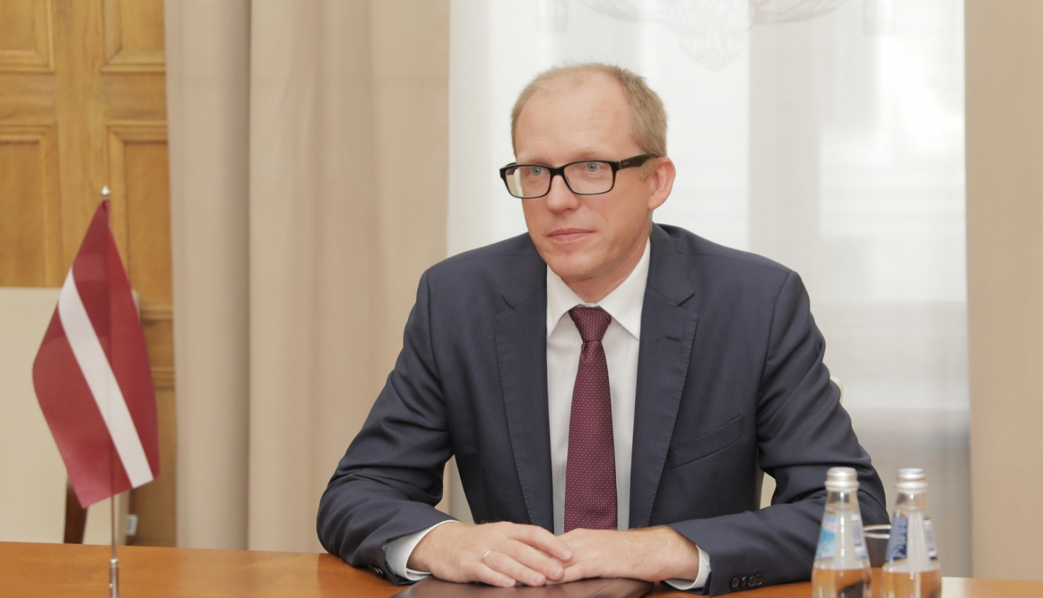 Valsts sekretārs Andris Pelšs tiekas ar jauno Īrijas vēstnieci 