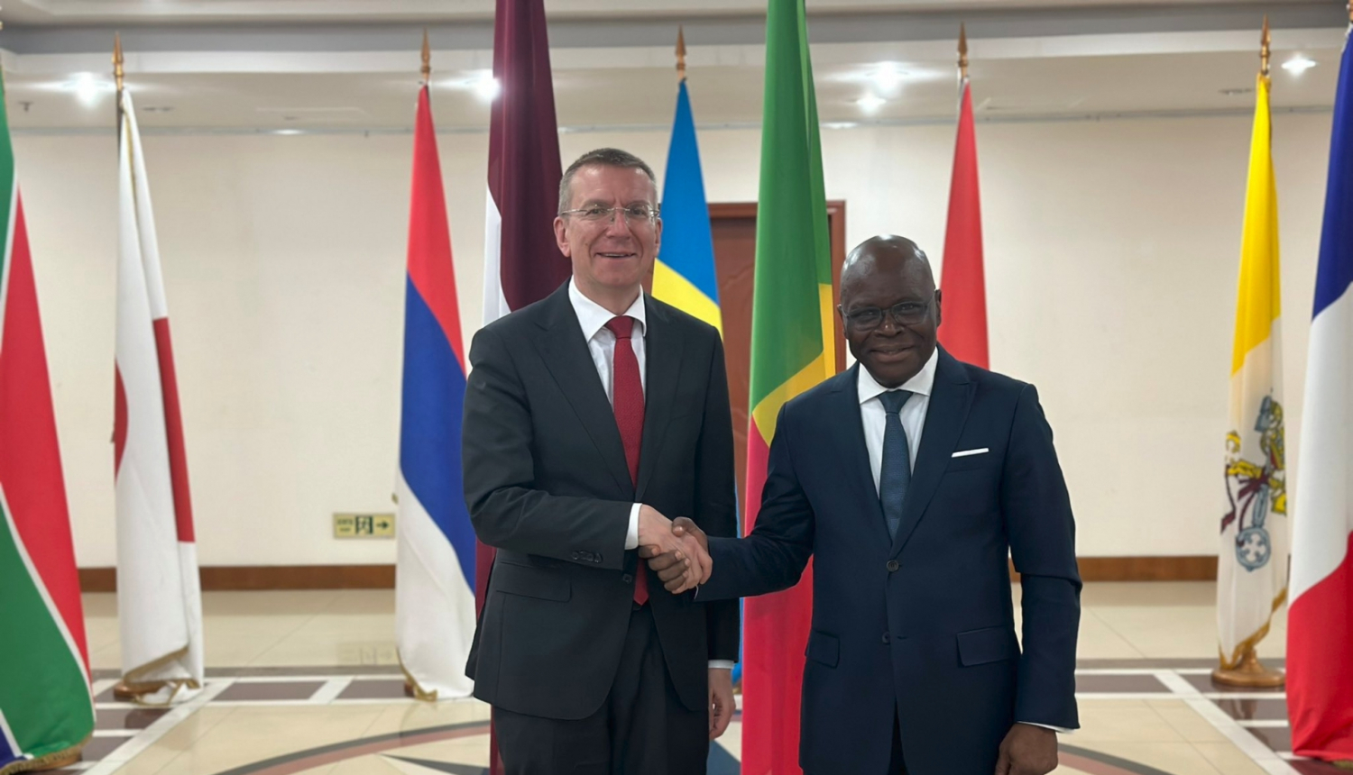 Ārlietu ministrs ar plašu uzņēmēju delegāciju apmeklē Beninu