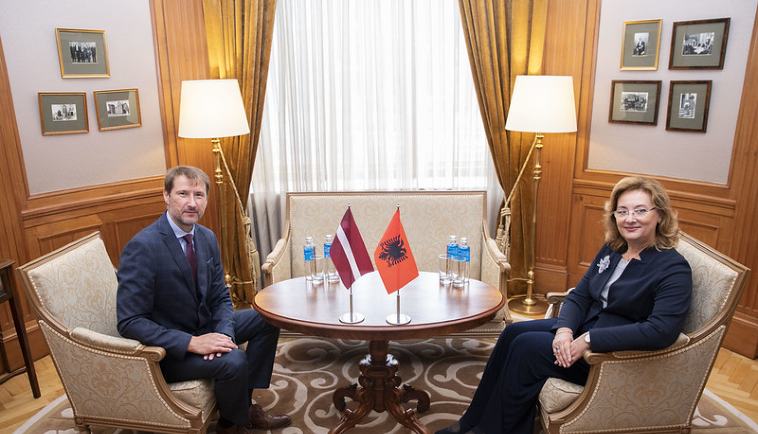 2024. gada 13. augustā Ārlietu ministrijas valsts sekretāra pienākumu izpildītājs Andžejs Viļumsons tikās ar nākamo Albānijas nerezidējošo vēstnieci Latvijā Mimozu Haļimi (Mimoza Halimi).