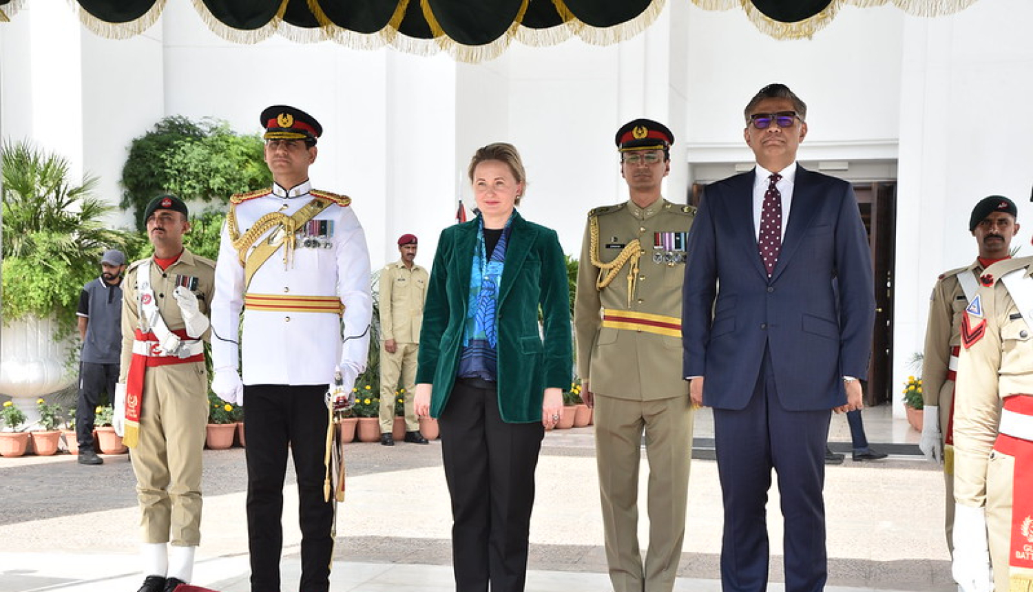 D.Goldfinča iesniedz akreditāciju Pakistāna 20.05.2025.