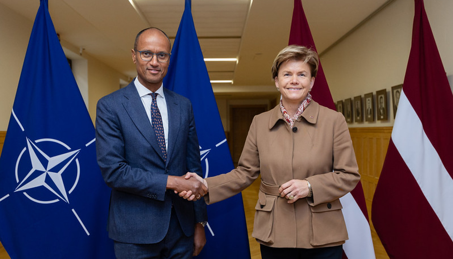 Ārlietu ministre Baiba Braže tiekas ar NATO ģenerālsekretāra vietnieku kiberdrošības un digitālās transformācijas jautājumos Žanu Šarlu Ellermanu-Kingombu 