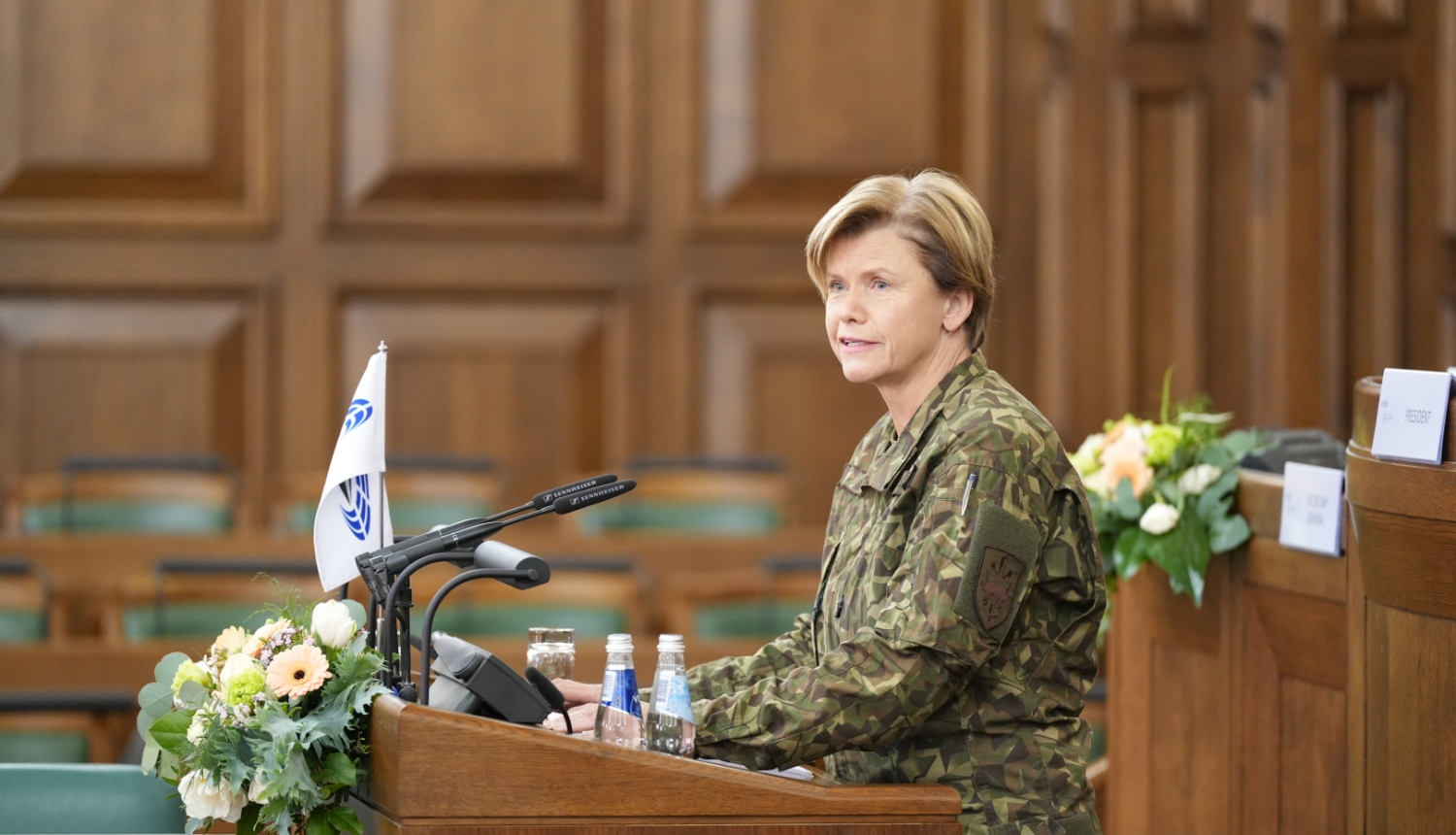 Ārlietu ministre Baiba Braže uzrunā NATO Parlamentāro asambleju. 