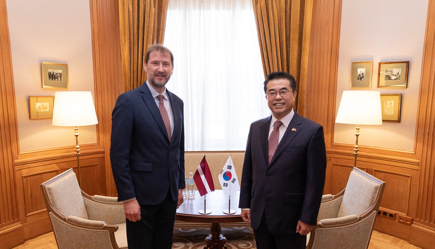 Andžejs Viļumsons un Jonghan KIM