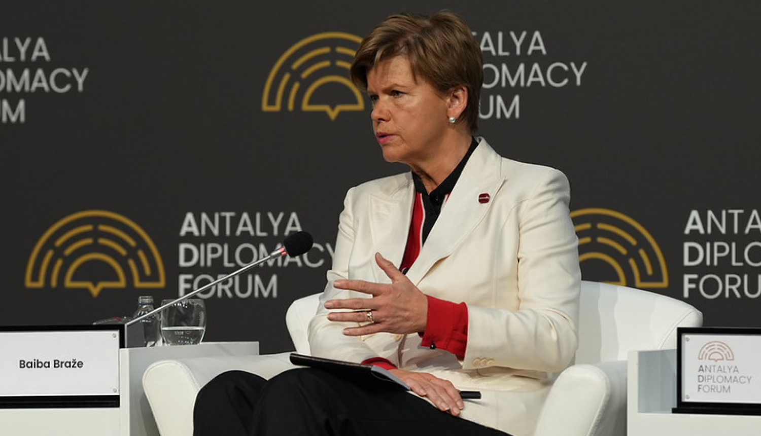 Ārlietu ministre Baiba Braže uzrunā 5. Antālijas diplomātijas foruma dalībniekus