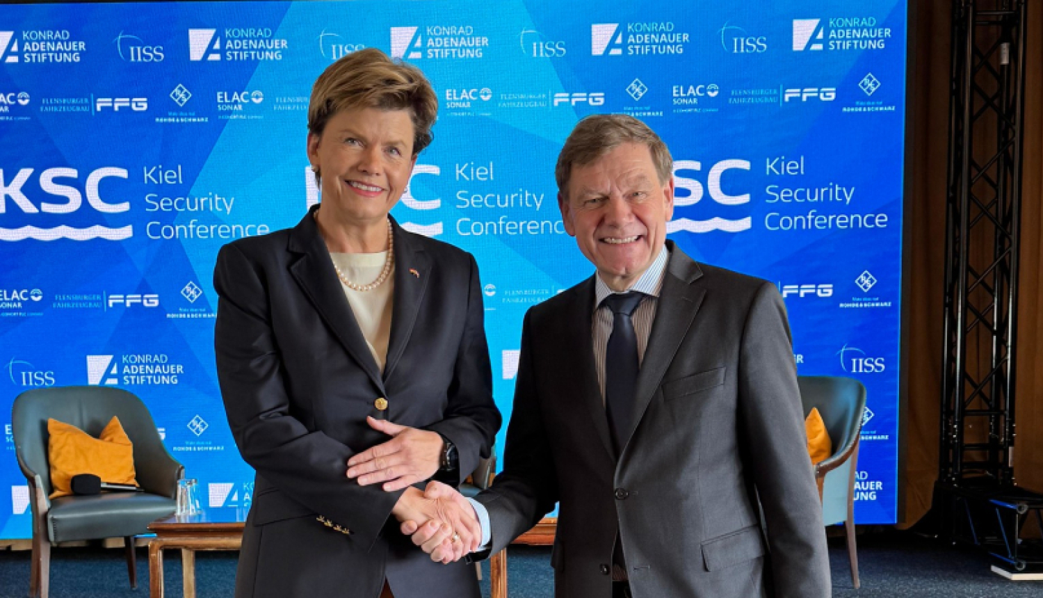 Baiba Braže and Dr Johann Wadephul