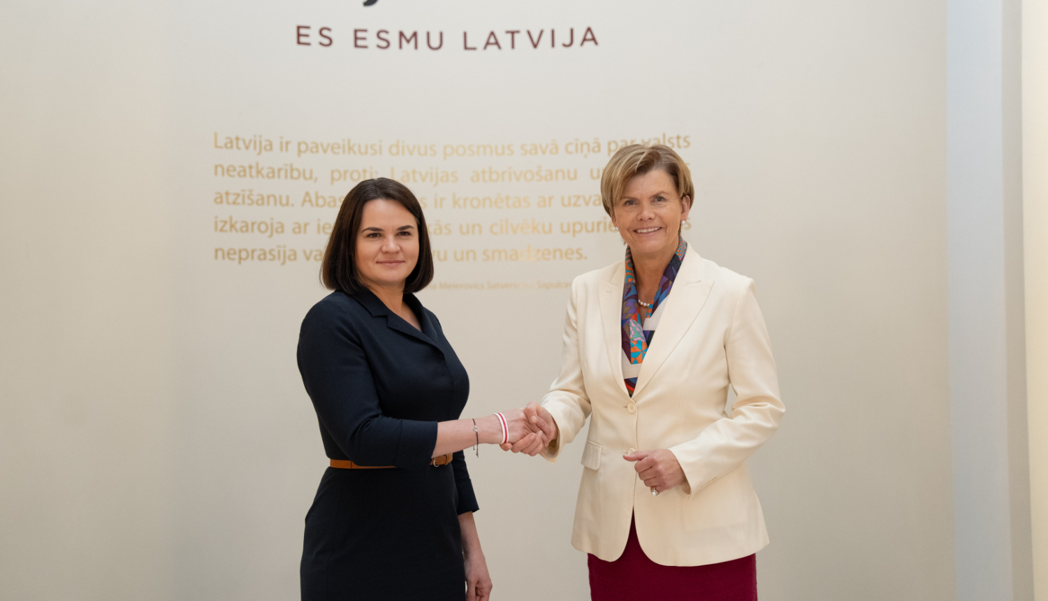 Ārlietu ministre Baiba Braže un Baltkrievijas demokrātisko spēku līdere un Apvienotā pārejas kabineta vadītāja Svjatlana Cihanouska