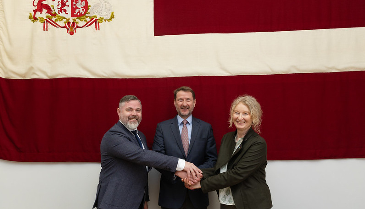 ĀM valsts sekretārs Andžejs Viļumsons, Eiropas Komisijas pārstāvniecības Latvijā vadītājs Andris Kužnieks un Eiropas Parlamenta biroja Latvijā vadītāja Anne Mete Vestgārda