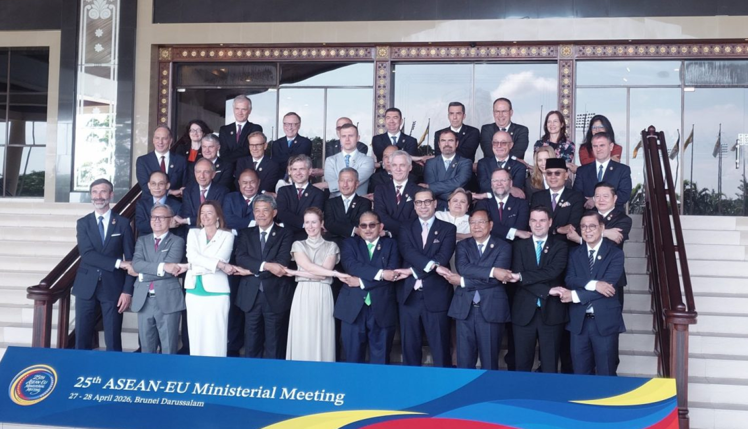 Sanāksmes dalībnieku kopbilde