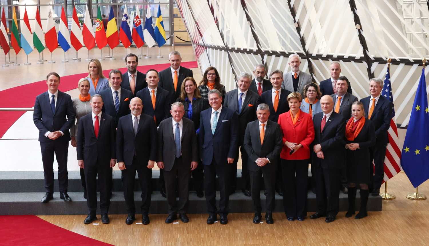 ES Ārlietu padomes Kopējās tirdzniecības politikas jautājumos sanāksmes dalībnieku kopbilde