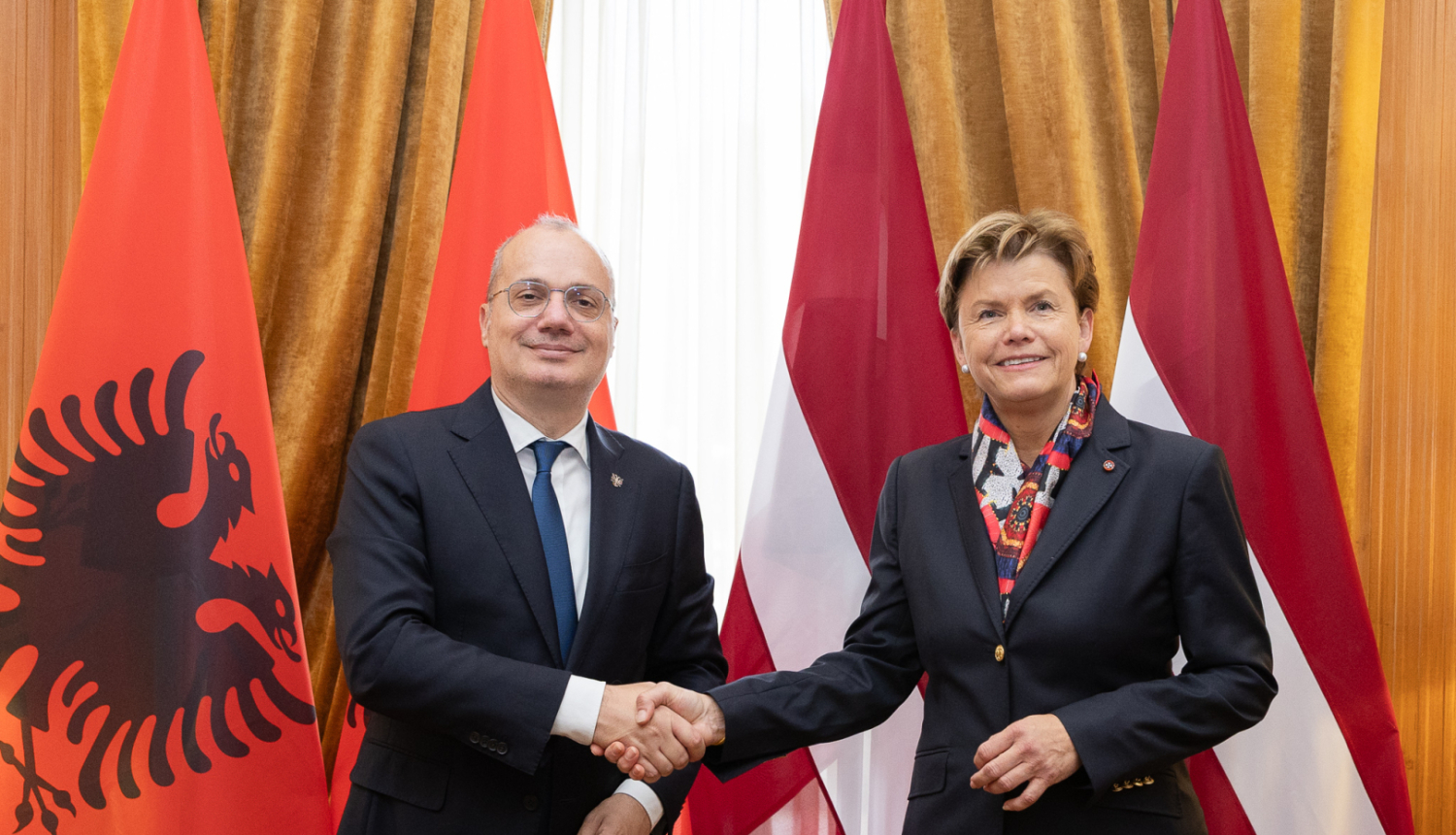 Igli Hasani un Baiba Braže