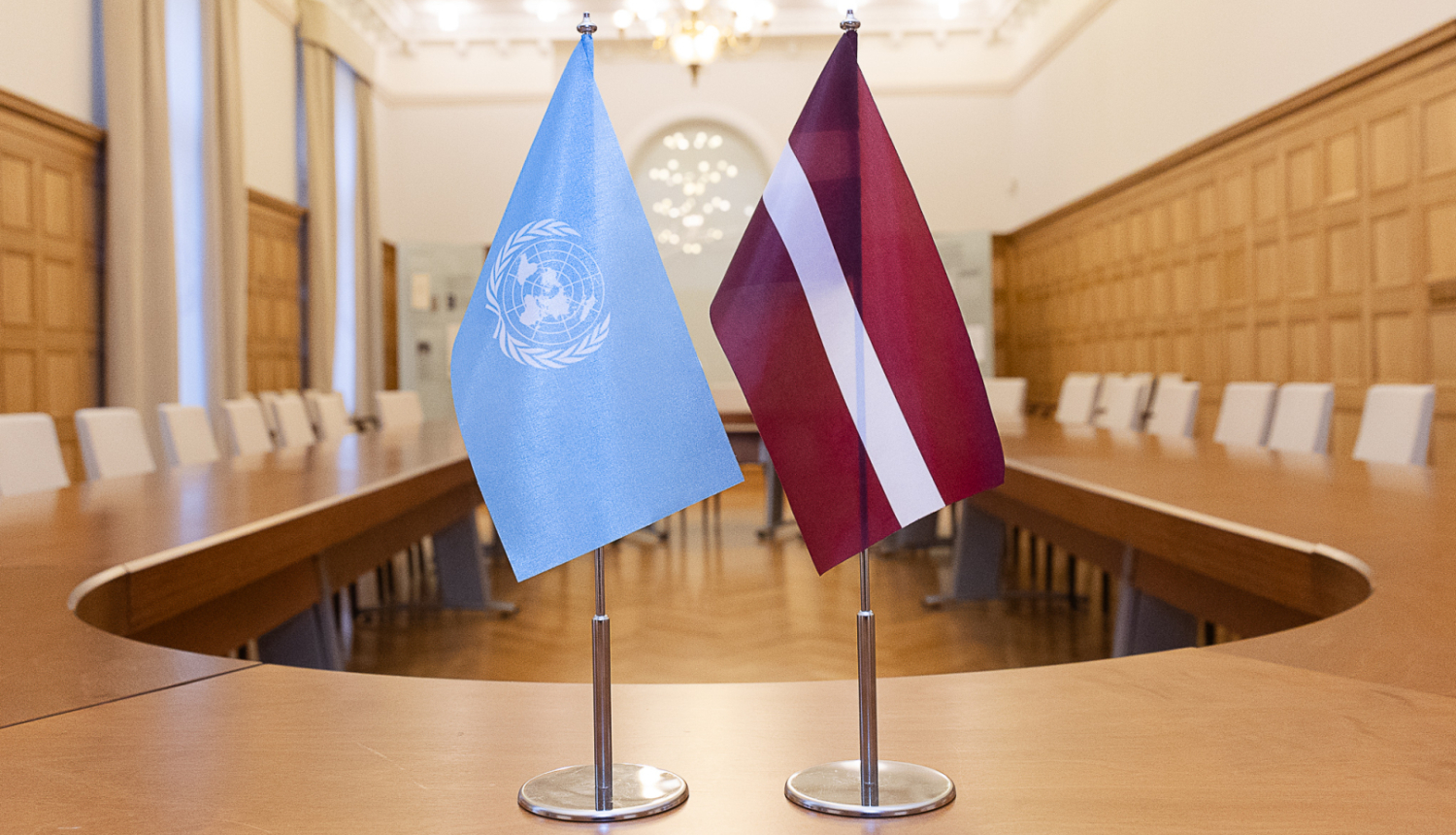 ANO un Latvijas karogi