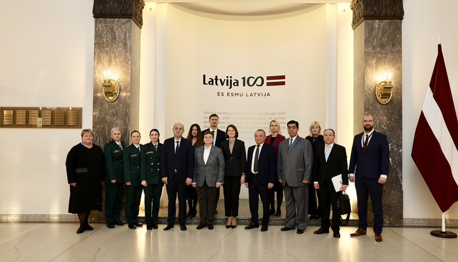 Latvijas un Uzbekistānas konsulāro konsultāciju dalībnieku kopbilde