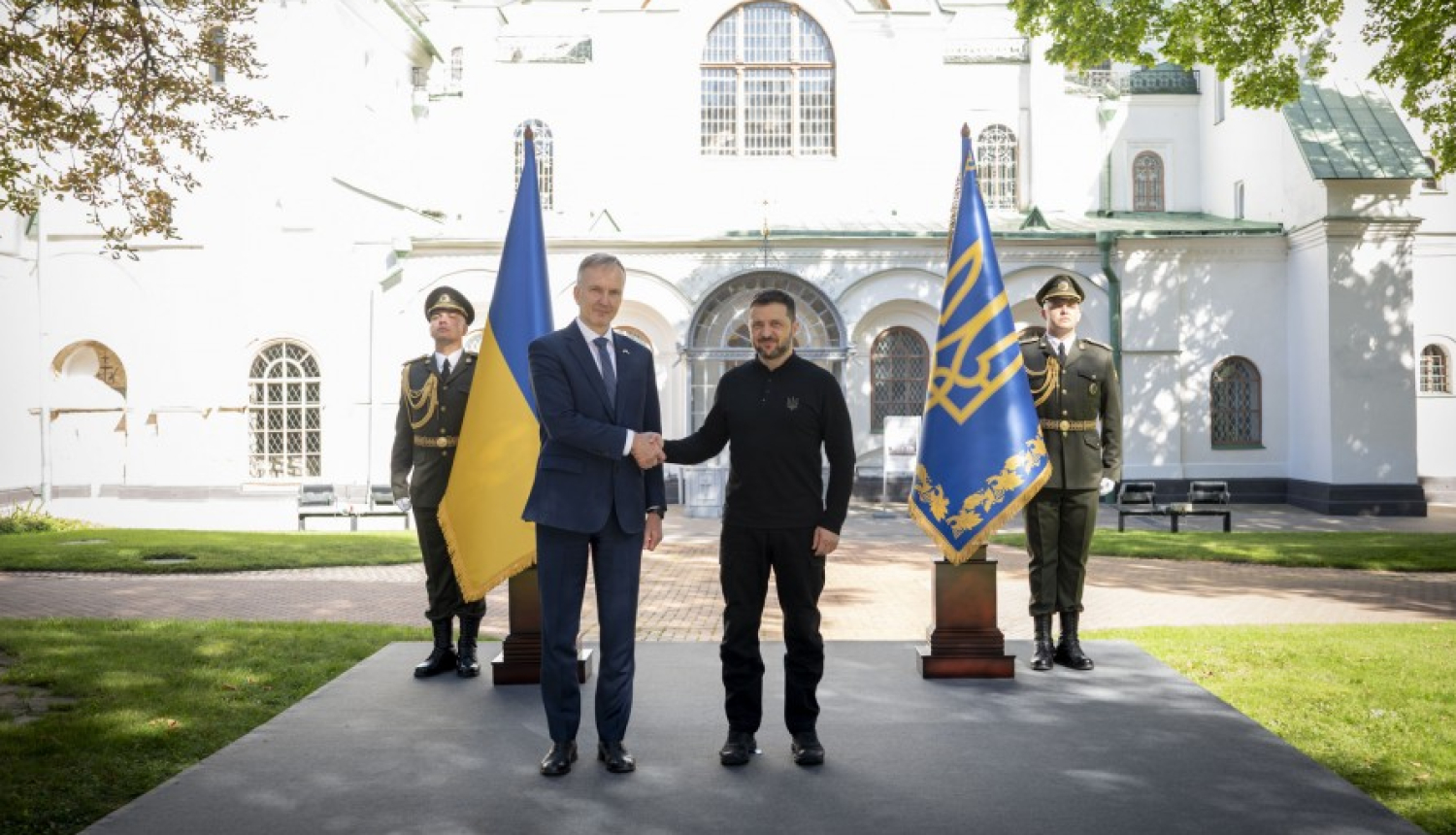 Vēstnieks Andrejs Pildegovičs iesniedz akreditācijas vēstuli Ukrainas prezidentam Volodimiram Zelenskim