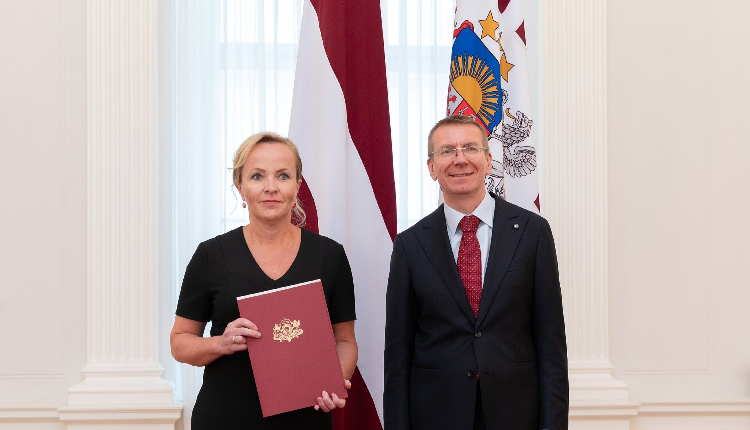 Nākamā Latvijas vēstniece Beļģijā Aiga Liepiņa saņem akreditācijas vēstuli