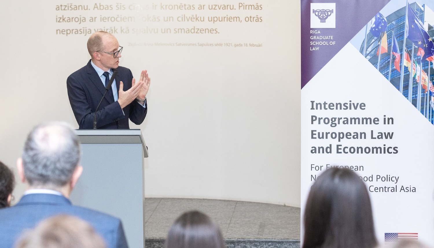 Andris Pelšs atklāj Ārlietu ministrijas un ASV kopīgi finansētās Intensīvās programmas Eiropas tiesībās un ekonomikā 13. sesiju