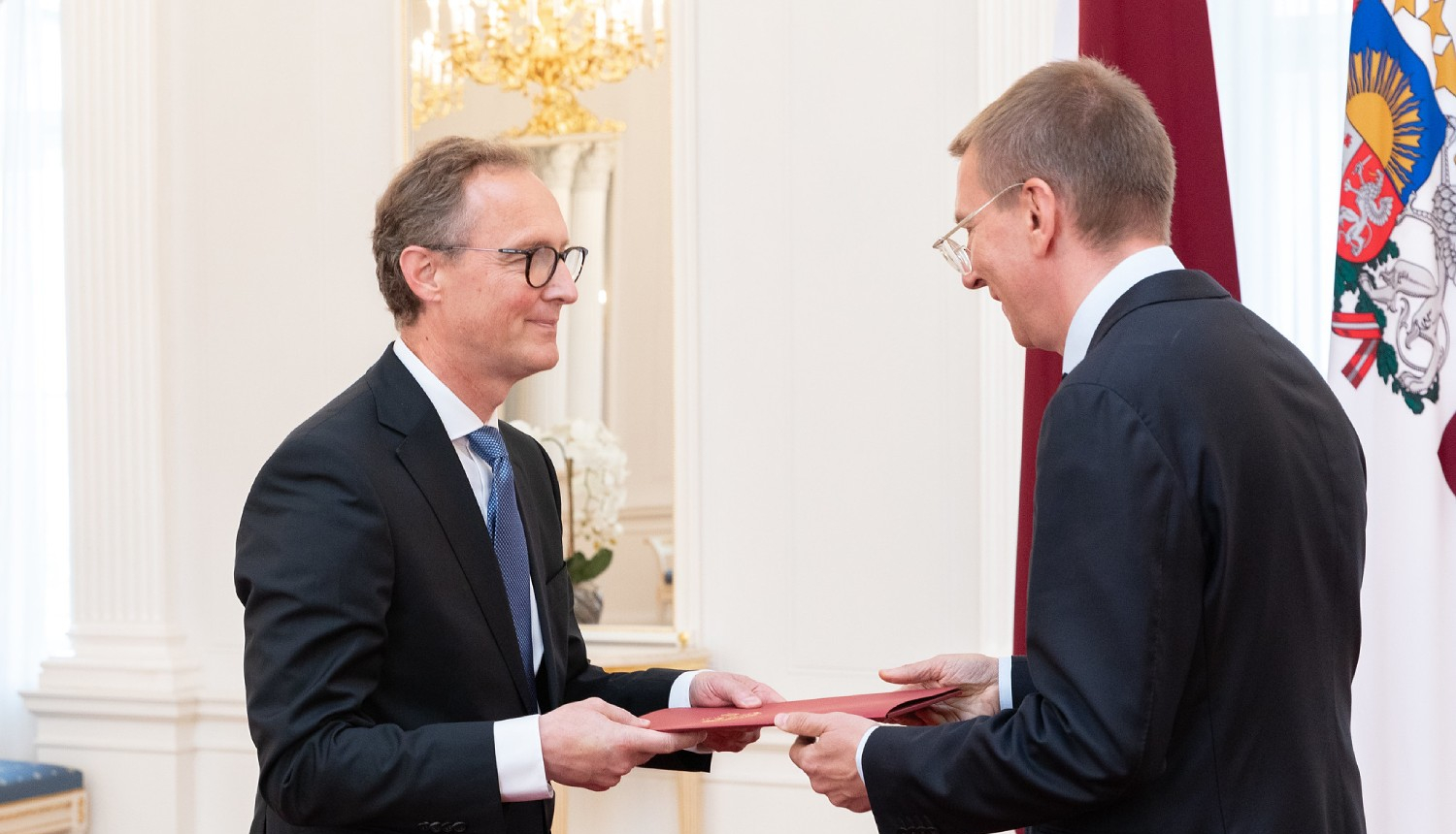 Akreditācijas vēstuli saņem Latvijas vēstnieks Ēģiptē Andris Razāns