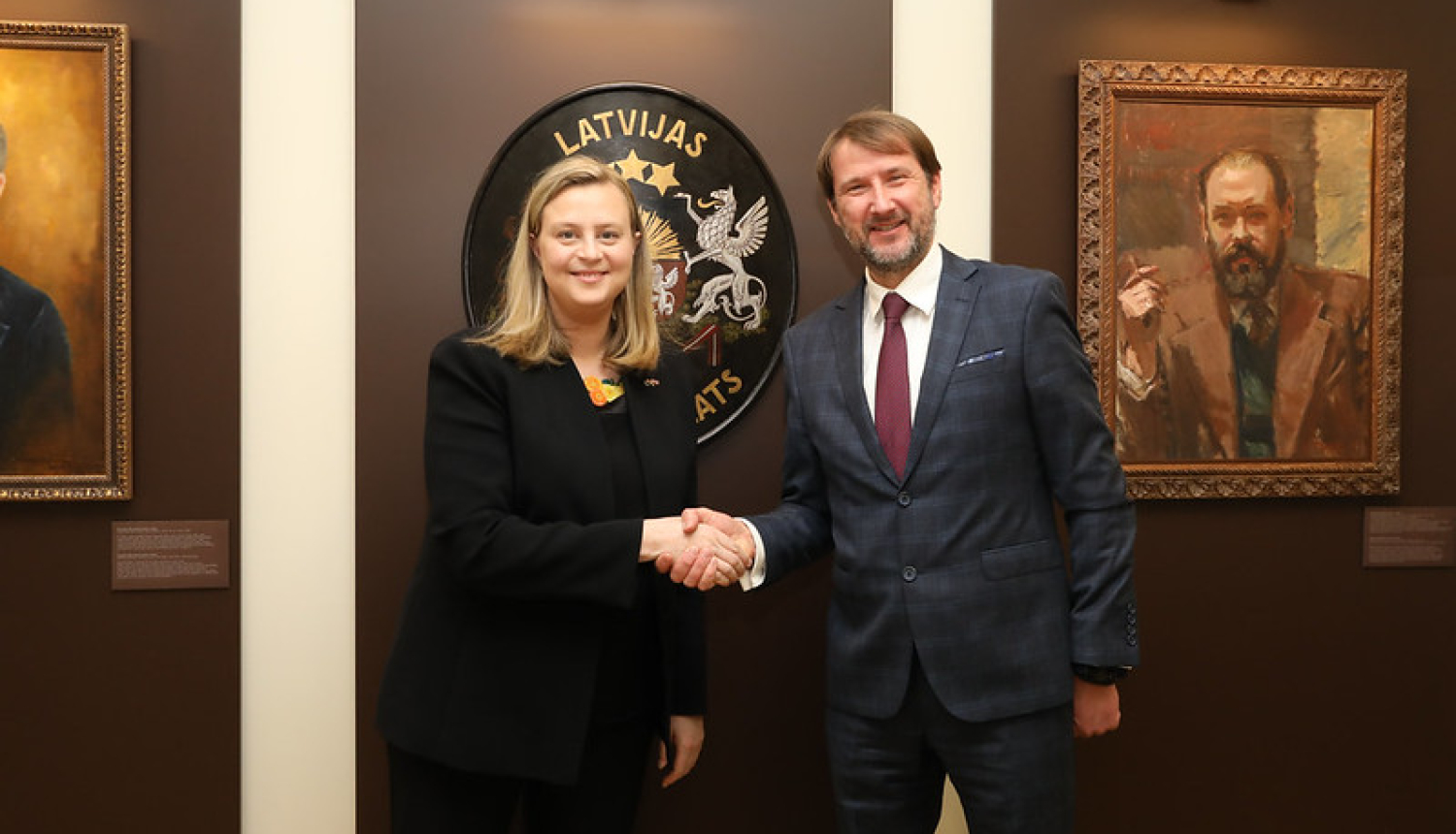 ārlietu ministtrijas politiskais direktors Andžejs Viļumsons akreditācijas vizītē uzņem Austrālijas vēstnieci Frānsisu Sagalu (Frances Sagala)