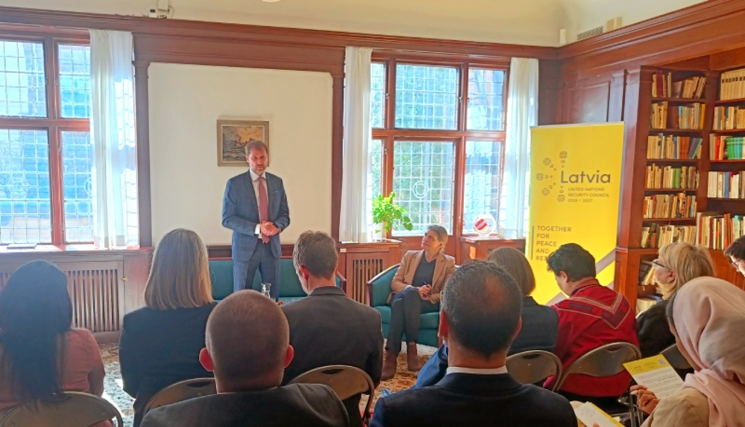 Andžejs Viļumsons uzrunā Latvijas nerezidējošos vēstniekus Zviedrijā