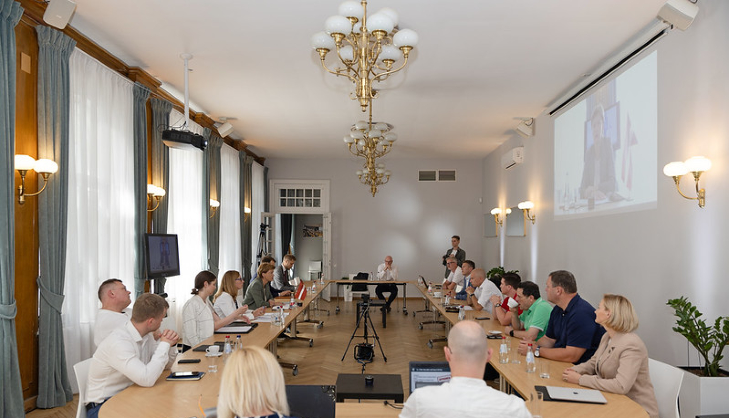  Event participants at the discussion table